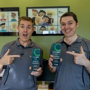 Paul Sillars and Jaryn Kingi with their TP-Link awards